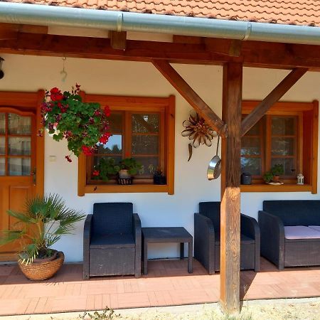 H&H Vendeghaz Apartment Balatonbereny Exterior photo