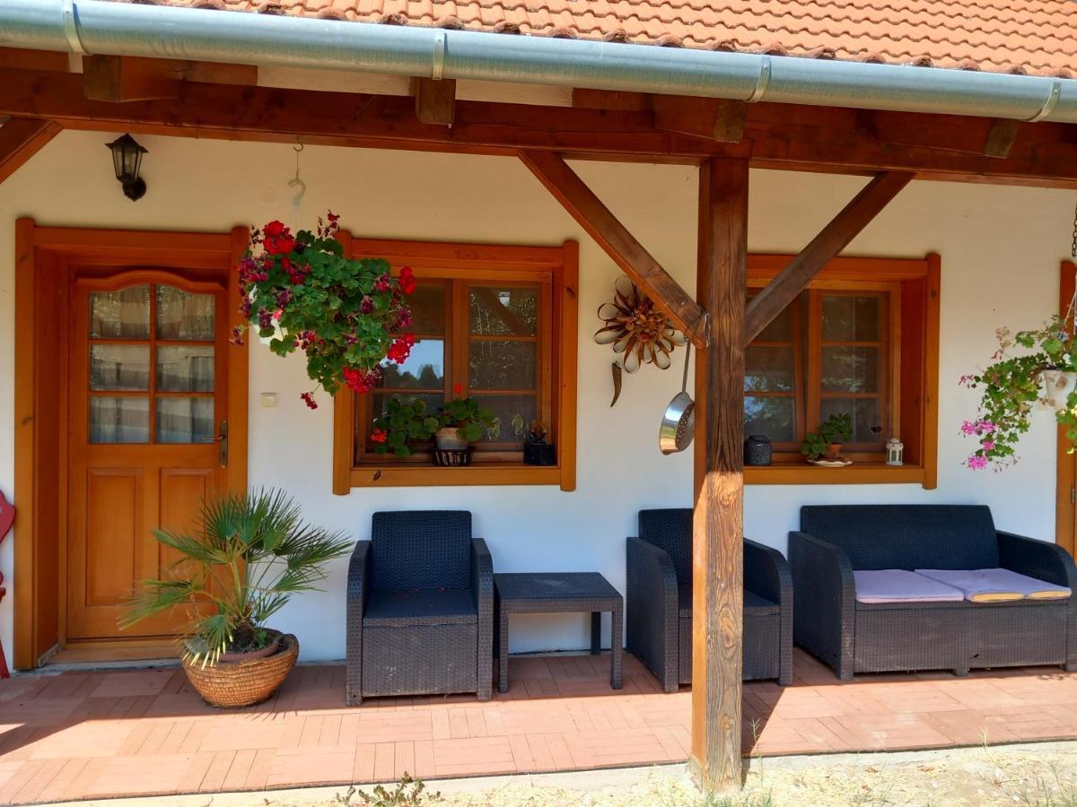 H&H Vendeghaz Apartment Balatonbereny Exterior photo